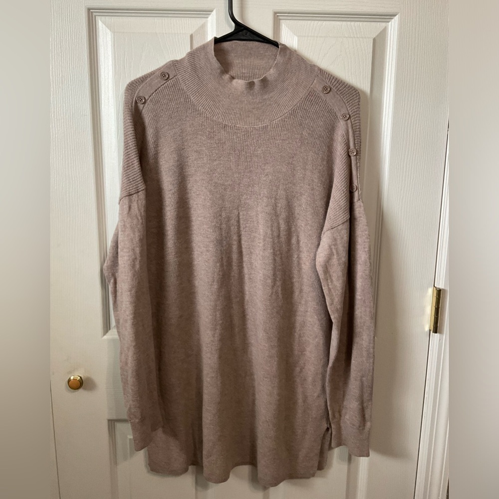 Banana Republic sweater. Taupe. Size L.